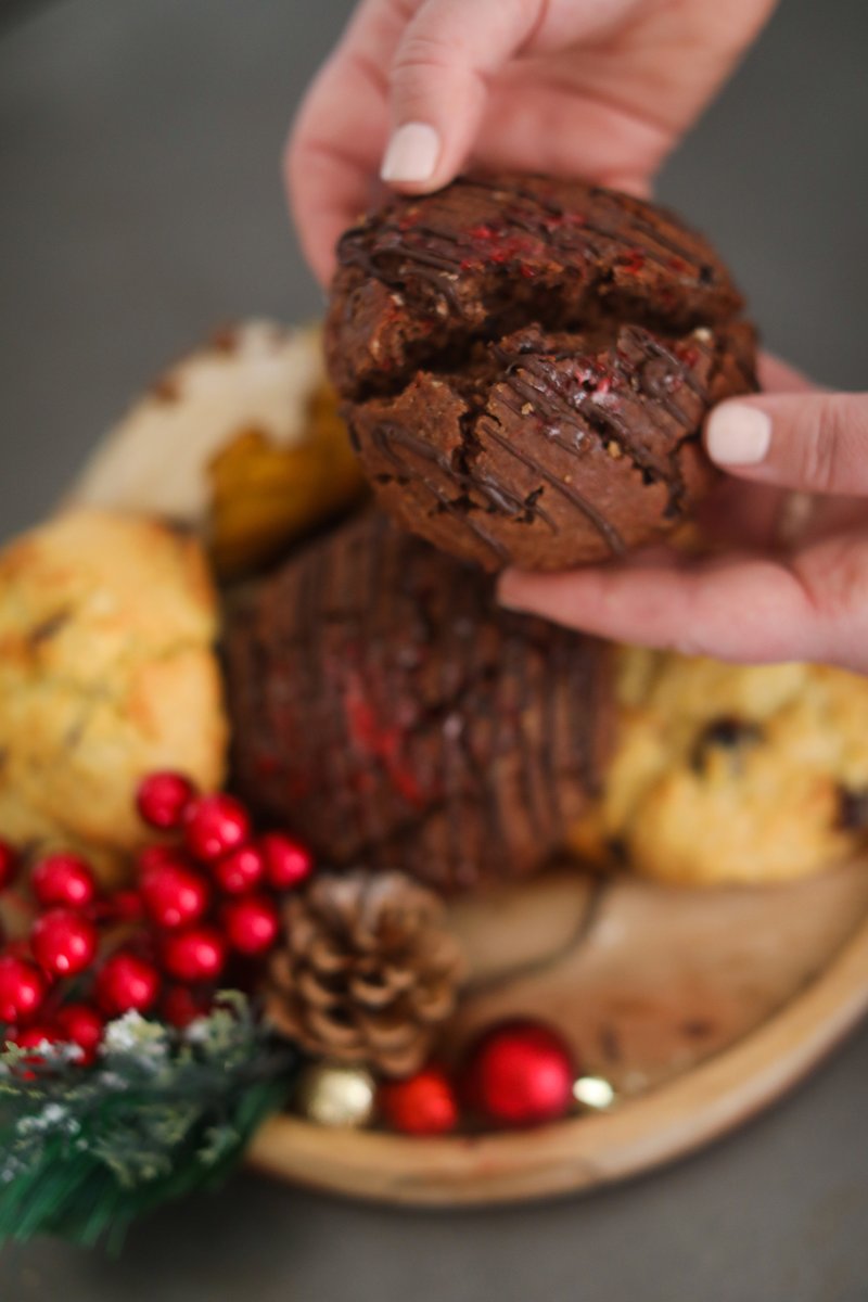 Nothing is better than getting a head start on your holiday shopping. Our holiday packages make perfect gifts. Order today, and we will ship just in time for the holidays. Quick! Easy! Done! 

➡️➡️➡️sevensistersscones.com/collections/sa…