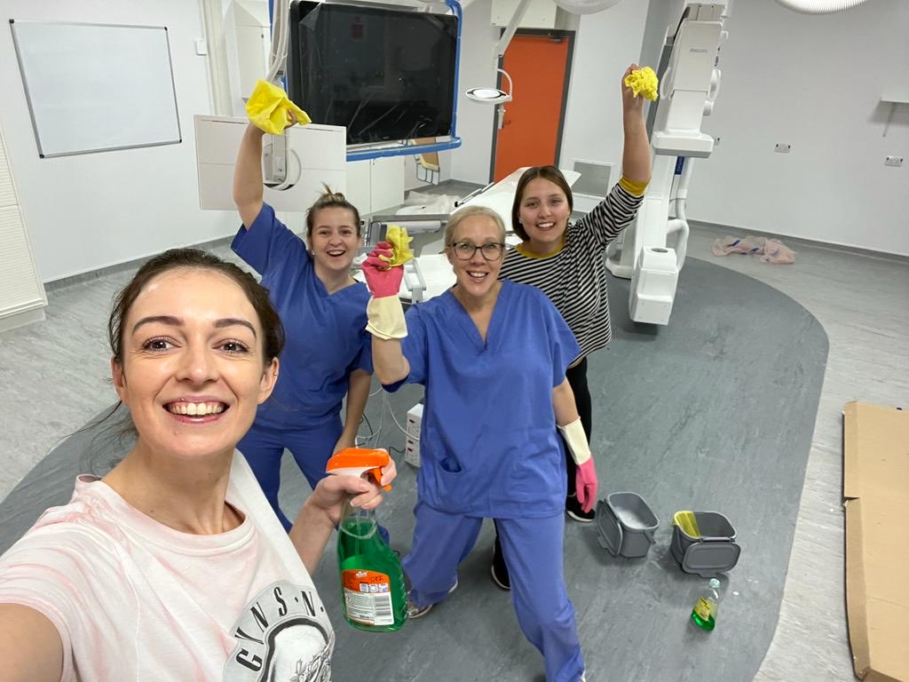 It’s the weekend before we open our amazing new Heart Centre ⁦@HHFTnhs⁩ ⁦@jennawindsor11⁩ Lucy, Lily and me aka ✨Team Sparkle ✨ 💕 are busy making it ready. So excited …..⁦@BartOlechowski⁩ ⁦@robbowers12⁩ ⁦@KofiBQuartey⁩