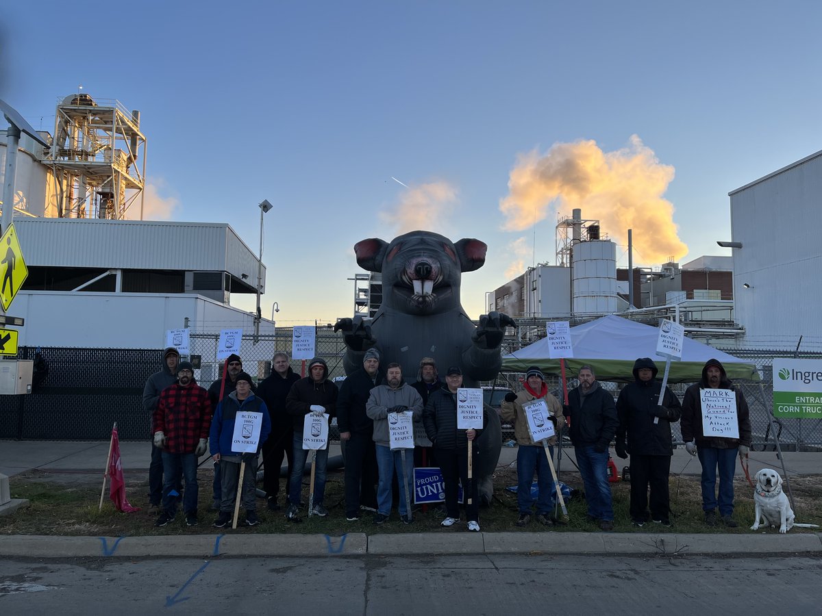 At Ingredion in Cedar Rapids, Iowa with the brothers and sisters of @BCTGM as they fight for their families against corporate greed. Which side are you on? #WCHTour2022