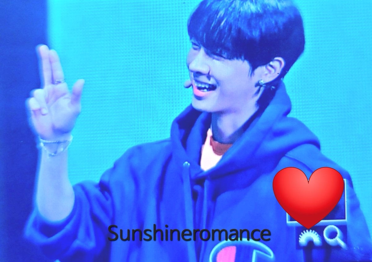 sunshineGK's tweet photo. 20221015 하이라이트 운동회❤️‍🔥❤️‍🔥❤️‍🔥❤️‍🔥
#하이라이트운동회 #하이라이트 #이기광 #기광 https://t.co/eb1GSF1Qig