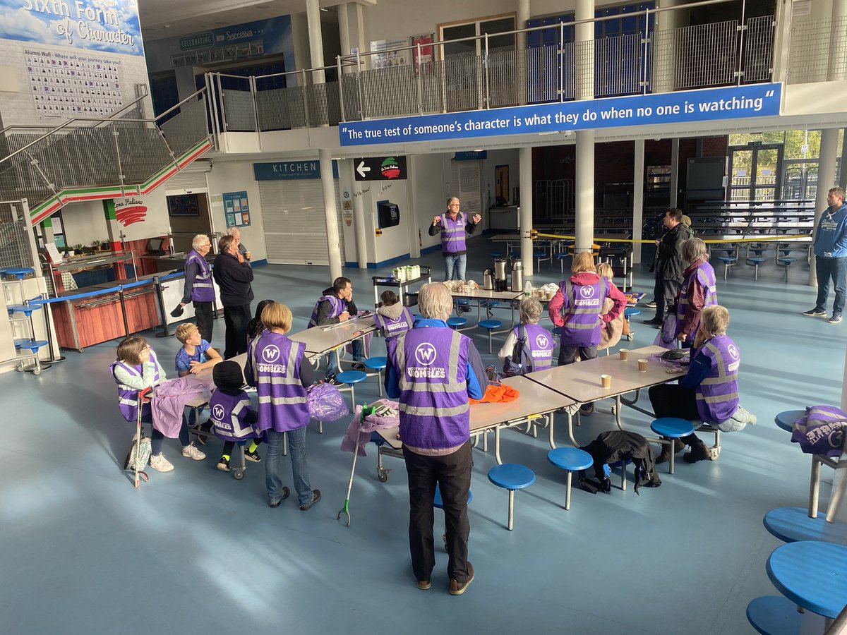 NNLitterWombles's tweet photo. Great pick with Northampton Academy, fab to see the staff and families joining us this morning. 41 bags collected #BBCMakeADifference #purplearmy @northacad @BBCNorthampton @KeepBritainTidy @AmosAnnabel @blabers @ChronandEcho @ChrisGPackham @KirstieMAllsopp https://t.co/byqCyuktmy