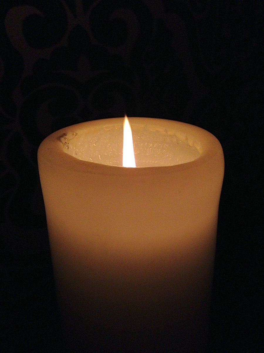 Tonight at 7pm our candle will be lit for the International Wave of Light as part of #BabyLossAwarenessWeek #babylossawarenessweek2022 . We’ll be remembering our son/brother Conor and all the other babies who don’t get to stay. Please spread the word and join us with your 🕯