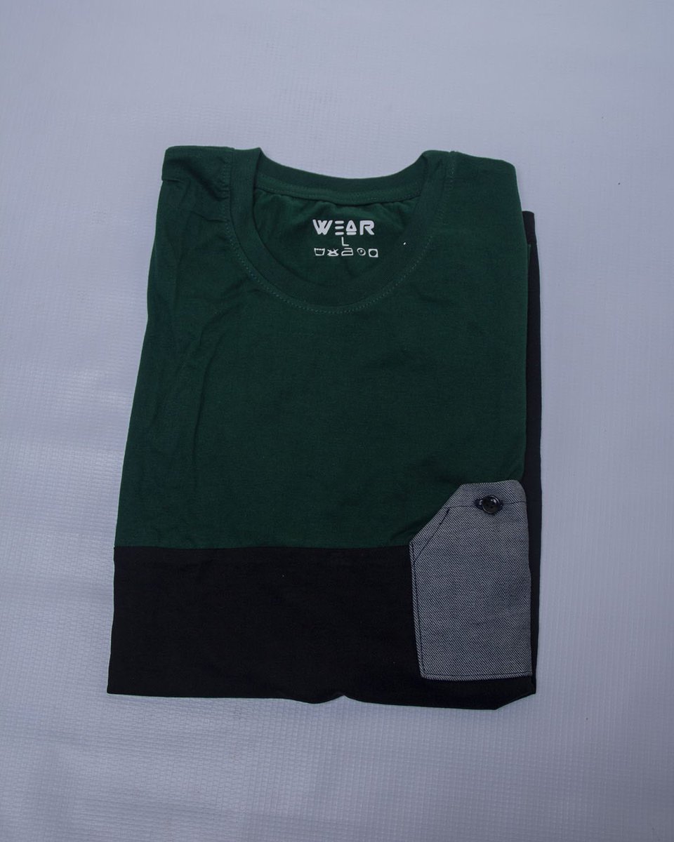 muhammadu_kay's tweet photo. “The tow tone”
Green and black 
4500NGN
Available size: medium, large, extra large 
Location: Zaria,kaduna, Kano,Abuja

#twotonecollection #ttc22 #morethanwearing #wear https://t.co/AzR2yRUZqM