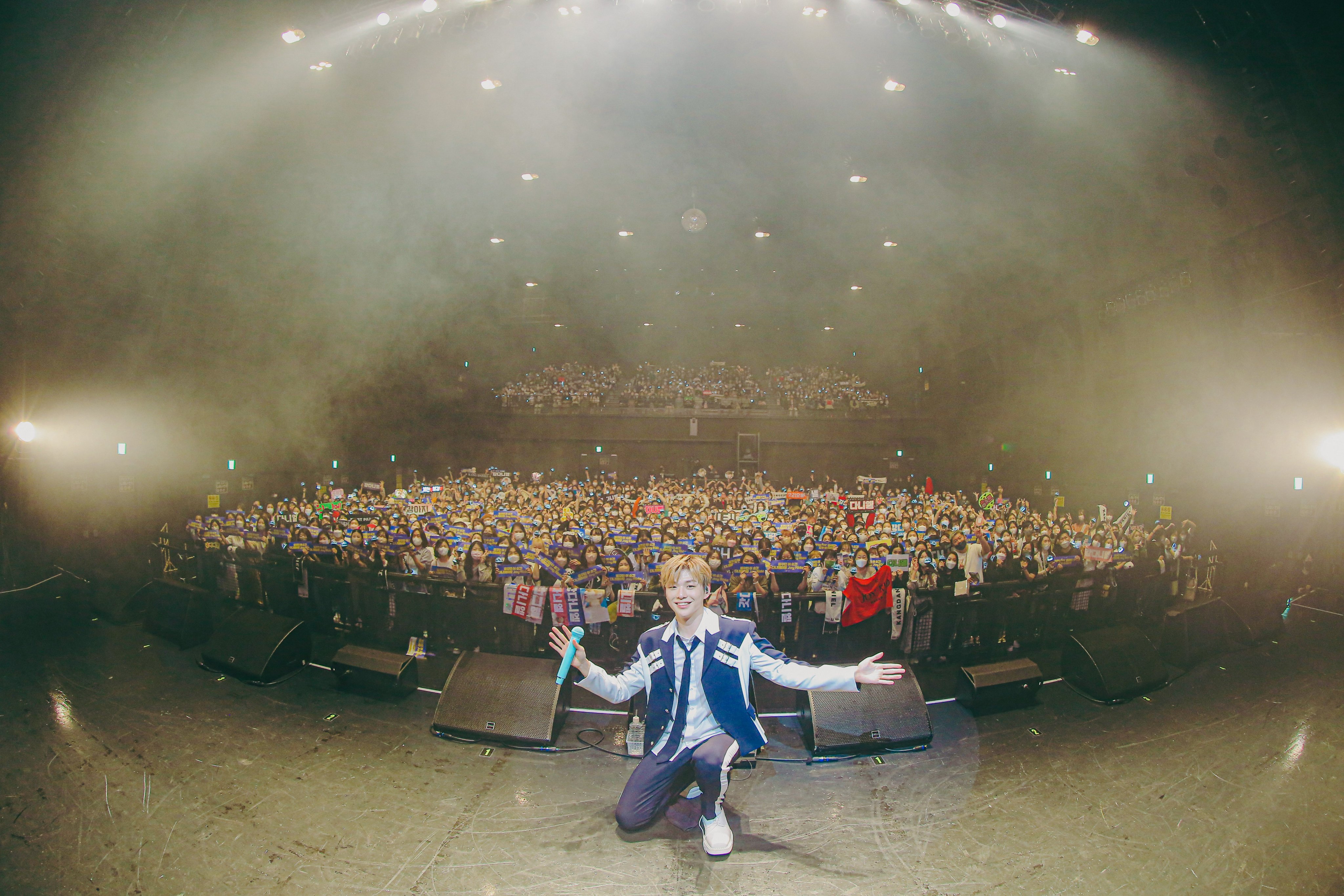 FfHMb3IakAAl1Ar?format=jpg&name=4096x4096