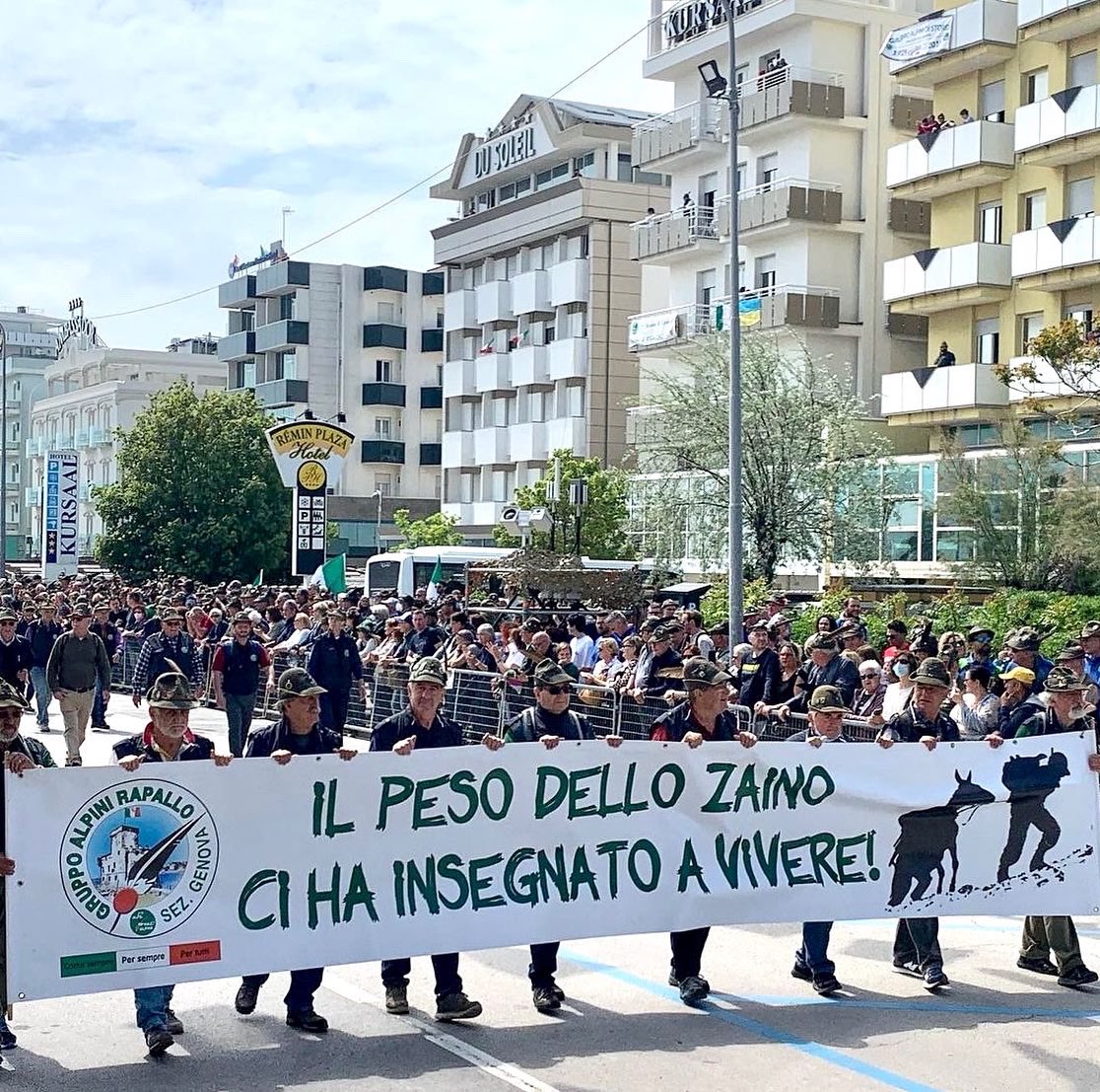 tripodimaria's tweet photo. #FortitudeEtVigilantia!
Onore ai nostri Alpini che oggi festeggiano il #150Esimo dalla costituzione del Corpo!! @ana_web https://t.co/IdNrIheHO2