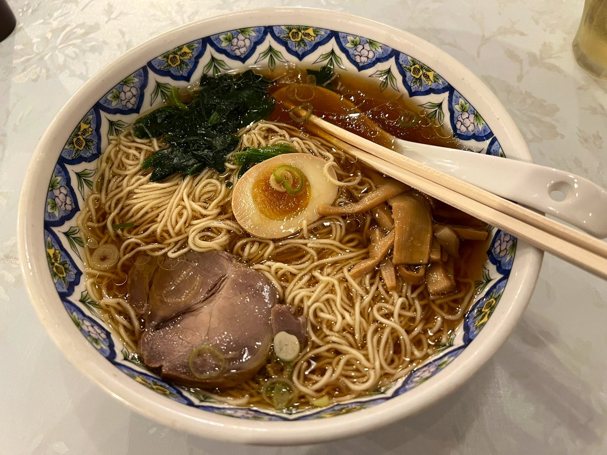 STOCK_No1776's tweet photo. 電脳チャイナパトロールみたいな店のラーメンがめちゃ美味だった https://t.co/JRLpuLmtJ2