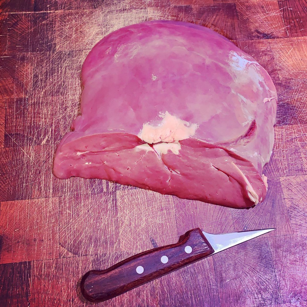 Langlai73410097's tweet photo. Tu n’as plus foi en rien ...
Ni dans ta vie ou ton destin 
Mange du foie de veau du Limousin ,
Tu deviendras fort ,
Plein de vigueur et riche d’entrain 
Parce que ...tu le veau bien #veau #limousin #foie #costaud #fort #positiveattitude #santé #mangersainement #mangermieux #b12 https://t.co/XCbqLSsJF5