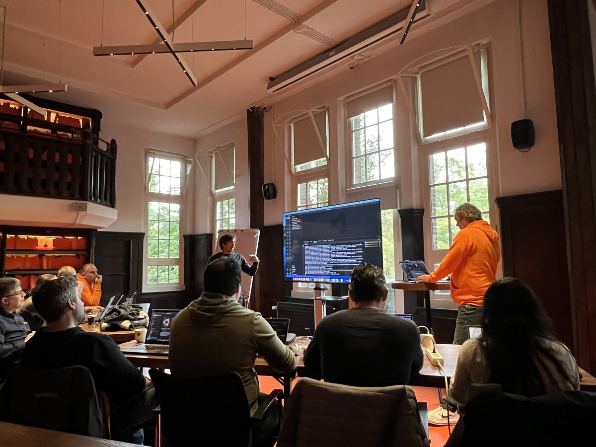 Martijn_van_Tol's tweet photo. Saturday = Day 2 of the @ITQ #CloudNative Weekend! Orange hoodies in Amsterdam all day, which is filled with great #ModernApps-improvement inspiration from @initialcapacity!Thanks  @barinek, @tygern &amp; Dylan Ham! #itqlife https://t.co/Sn5EaH9jPz