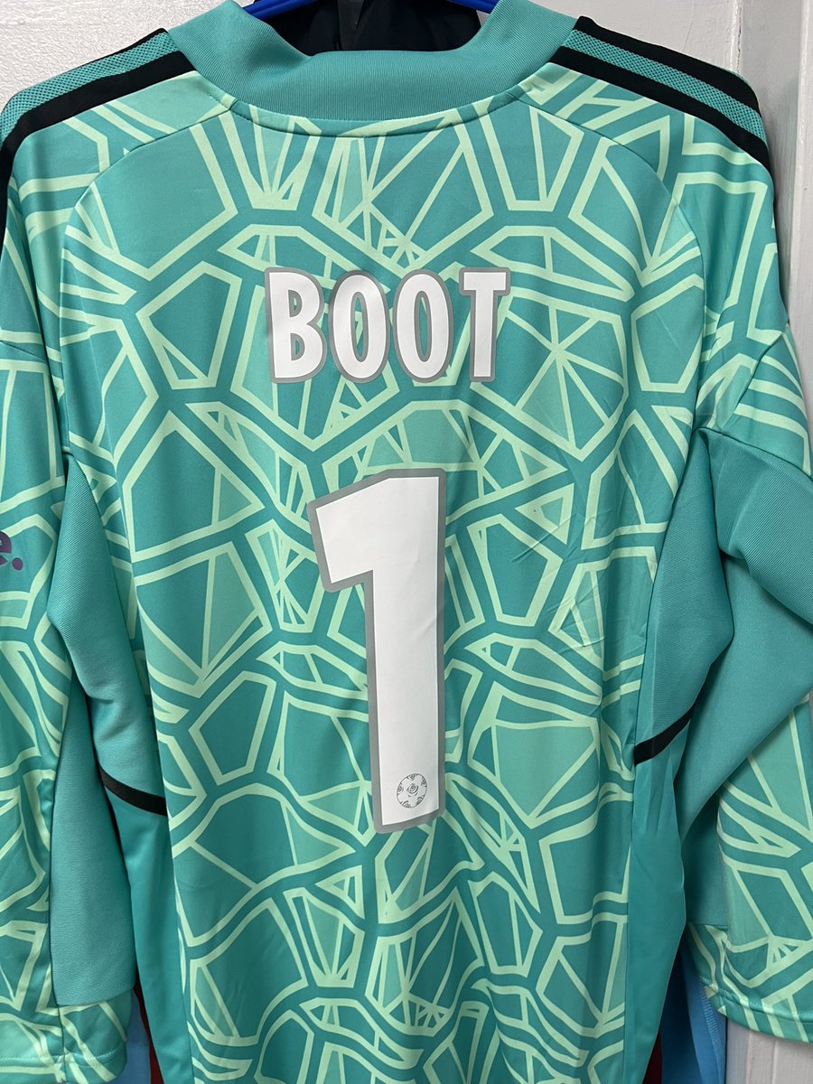 SolihullMoors's tweet photo. He’s back! 🧤

@RyanBoot12 | #SMFC https://t.co/QsjtfBnr4N