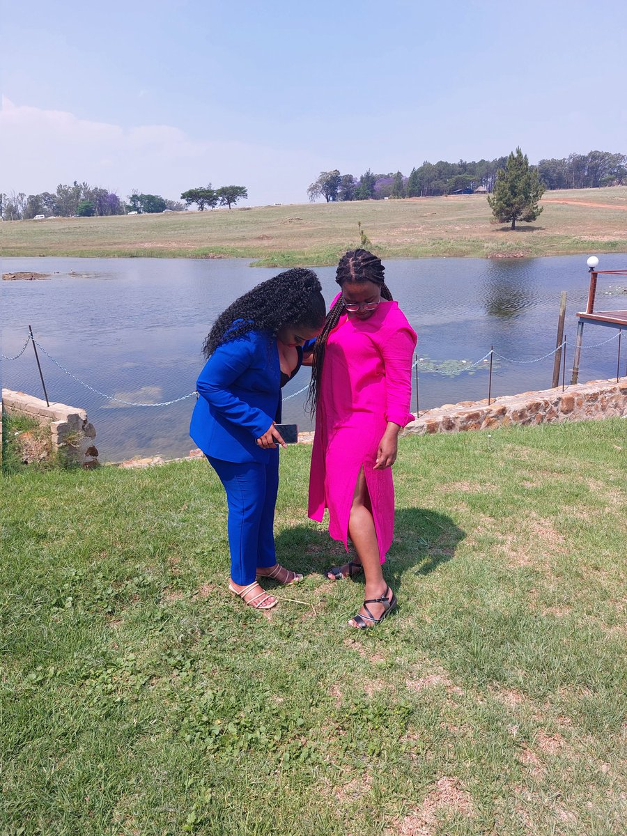 kambatha's tweet photo. @lebo_lily @AndaManeli Long t-shirt dress it's a must have 😍, my little sister's suit it from there too. https://t.co/FydiBBBXXe