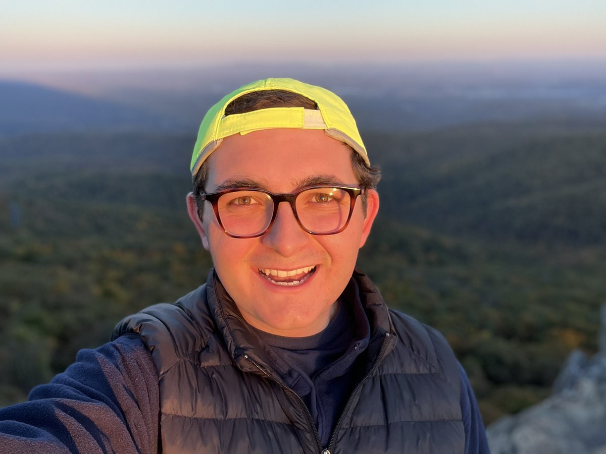 awharris2000's tweet photo. Beautiful sunrise hike this morning! #humpbackrock https://t.co/LEdfMMRvtU