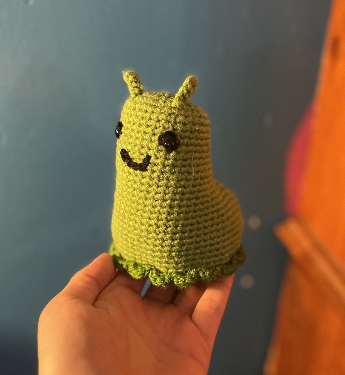 IceCreamCraftin's tweet photo. Green won out! 💚💚💚 Decided to make a feisty lil fella! >:)
.
.
.
.
#crochet #amigurumi #yarn #queercrochet #queerartist #stuffedanimal #cute https://t.co/FMJGmI6ayx