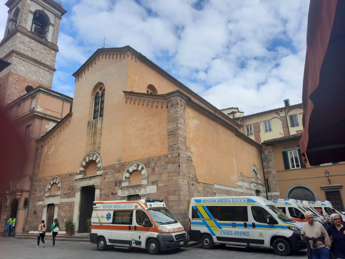 Ambulance Station Italian-style 🇮🇹