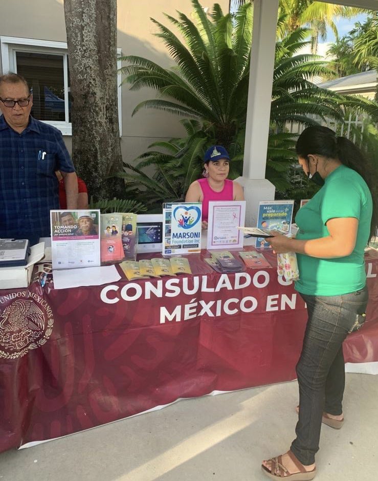 ConsulMexMia's tweet image. Tremendo ambiente de festejo y reconocimiento a la riqueza multicultural hispana en el sur de #Florida. Gracias al @MiamiHEAT🏀 y el #MigrantEducationProgram en @CityofHomestead por impulsar y fortalecer la convivencia de nuestras comunidades🇲🇽 a través de la #salud y #deporte.