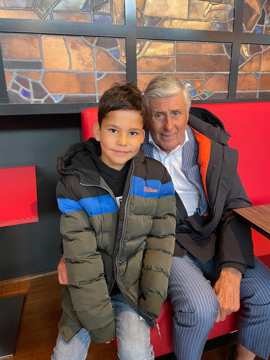 Zijn dag kan niet meer stuk 💙 #detoekomst #ajax #myboy