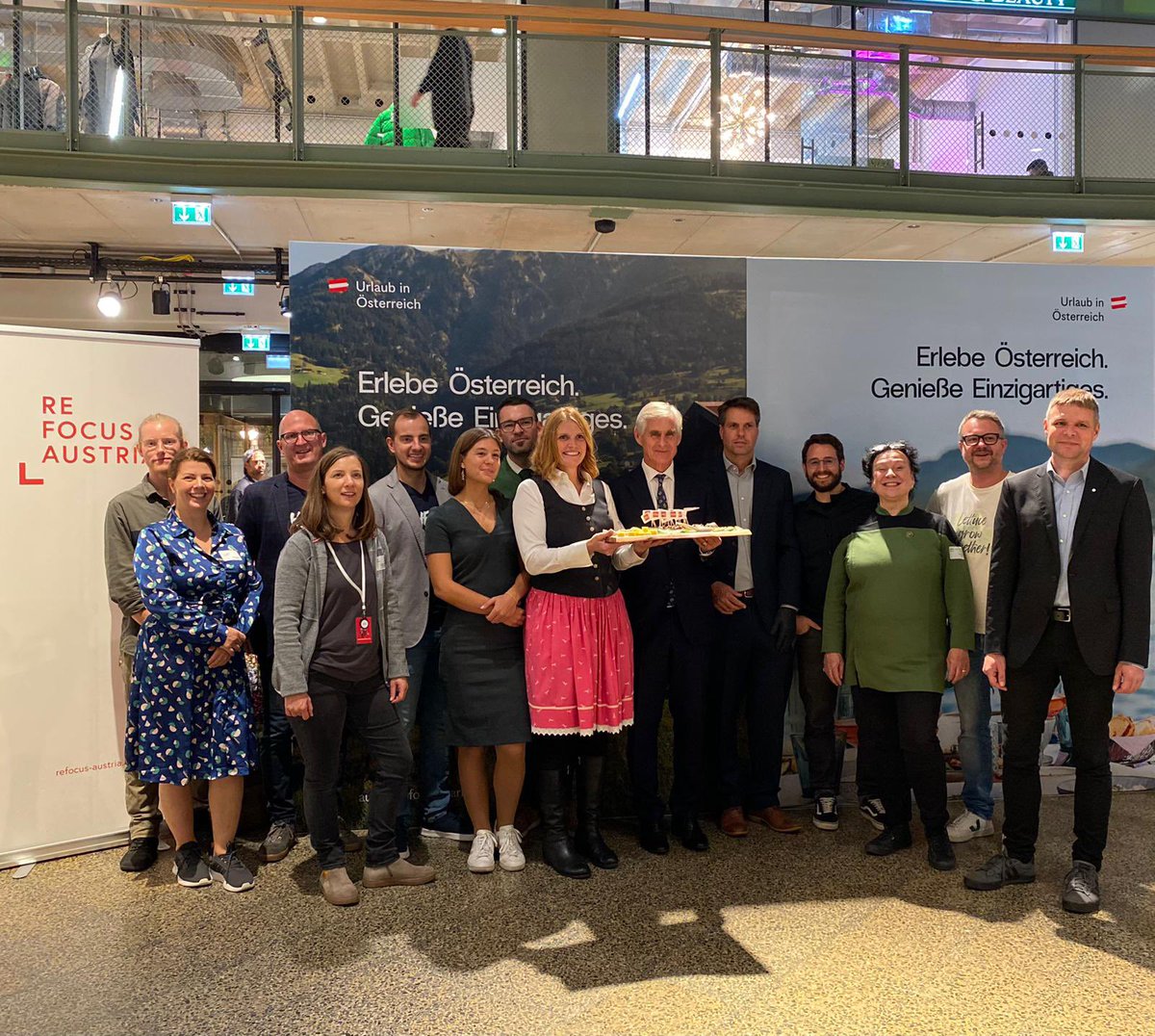 LinhartBMEIA's tweet photo. #refocusaustria 
Österreich präsent auf der #berlinfoodweek: Innovative Produkte &amp; Kulinarik aus Österreich im #HouseofFood im @bikiniberlin
#Milchbuben
#BaeckstefflBauernspezereien 
#DestillerieFarthofer #AlpenKaviar #PhytoniqIndoorFarming #WieneMiso
@Oesterreich_de @AustriainDE https://t.co/xLWtS5b94J