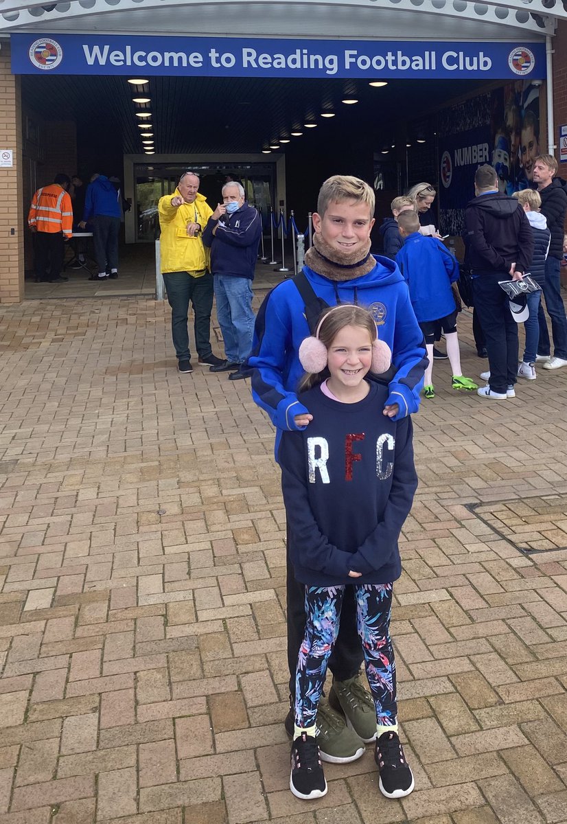 AmyCulora's tweet photo. Birthday celebrations @ReadingFC today! Happy birthday Sonny! https://t.co/orFT0BZk6n