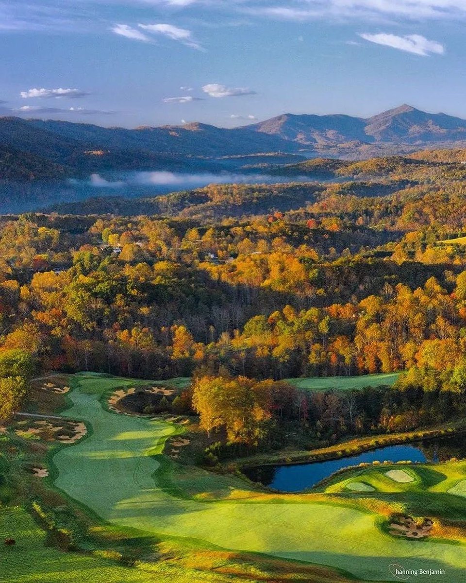 Fall golf appreciation post. 🙌

(📸: <a href="/CBenjaminPhoto/">Channing Benjamin</a>)