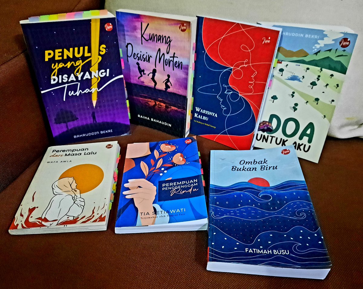 <a href="/SaadiahAli/">Saadiah Ali</a> <a href="/inibukujiwa/">JIWA - INIBUKUJIWA</a> Dari <a href="/jejaktarbiah/">Jejak Tarbiah | Jejak Buku & Kopi</a> aku mula mengenal <a href="/inibukujiwa/">JIWA - INIBUKUJIWA</a> &amp; penulisnya. Dari situ mula jejak buku2 yg berkaitan dgn penulis yg sebelum ini tdk pernah ku kenali. Mula teroka 'dunia' berbeza dr buku2 jiwa, &amp; tanpa sedar mula terbentuk 'nilai' yg asing dlm diri.
-Kamu adlh apa yg kamu baca.