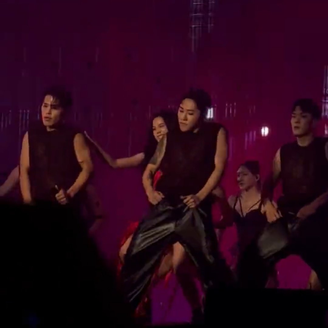 bvlgrlisa's tweet photo. fck men https://t.co/1P3nJqOa62