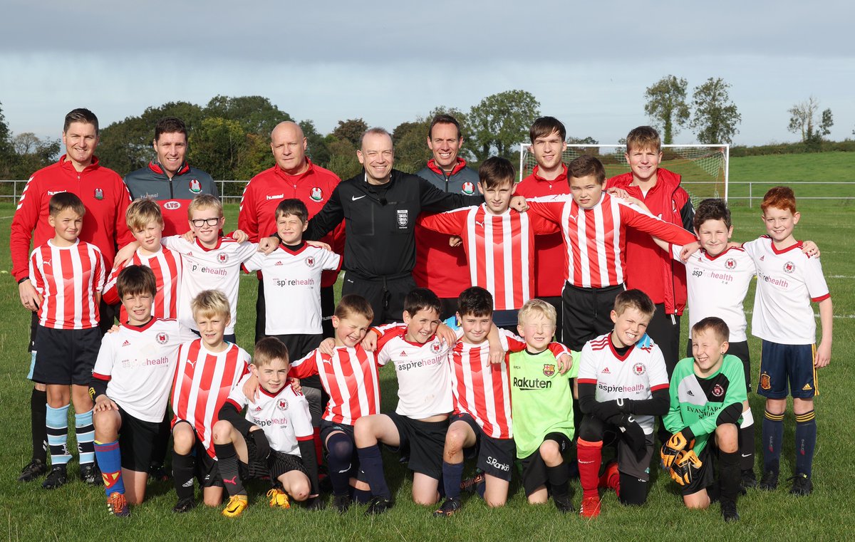 An absolute pleasure to referee my first-ever football match in Northern Ireland. Thank you to the boys of @FcDownshire for a competitive and high quality game, played in a terrific spirit. My appreciation also to club officials & families for their wonderful hospitality.