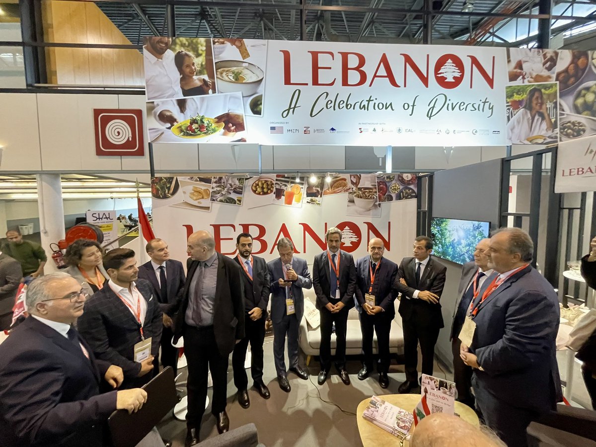 MaxenceDuault's tweet photo. Quel plaisir d’être présent pour l’inauguration du pavillon libanais 🇱🇧 au @sial_paris. 
Le @MerefCCIFL aux côtés des  entreprises libanaises pour les connecter aux distributeurs français. #SIALParis https://t.co/2pW9HmcDFu
