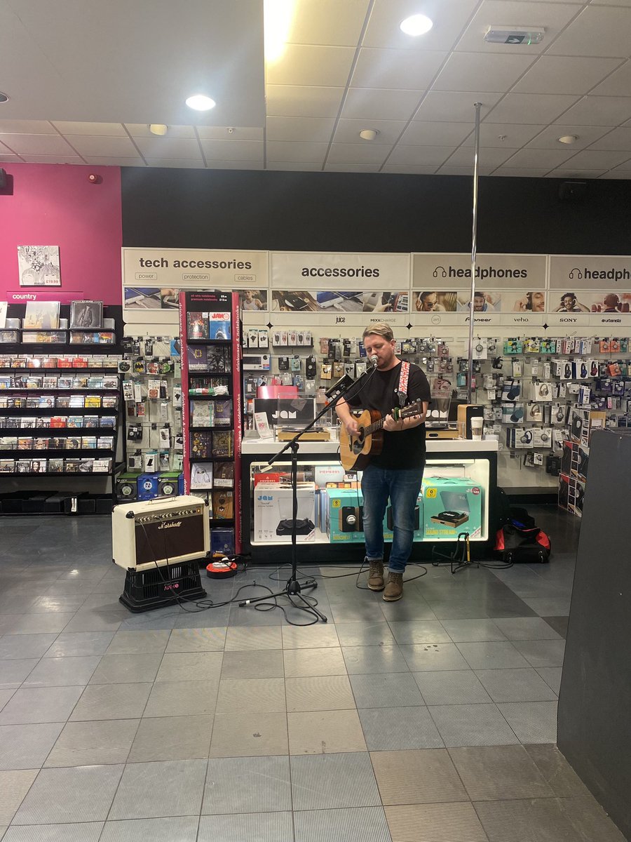 hmvBasingstoke_'s tweet photo. Catch @GsWhisky @shaun_h80 in store NOW for an amazing acoustic set to celebrate #NationalAlbumDay 🎶

#hmvLiveAndLocal @FestivalPlace @hmvtweets https://t.co/rlNsNYkj3y