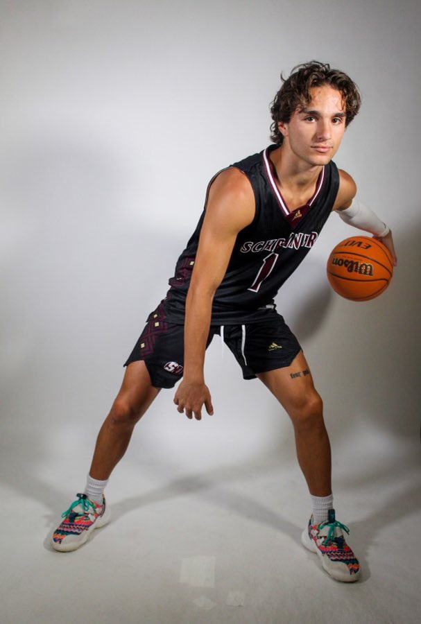 jcervantes2255's tweet photo. Happy first day of practice to my favorite point guard in the world!!! Have fun and enjoy the game ❤️❤️❤️ #oneBeau https://t.co/i91a0tDC5I
