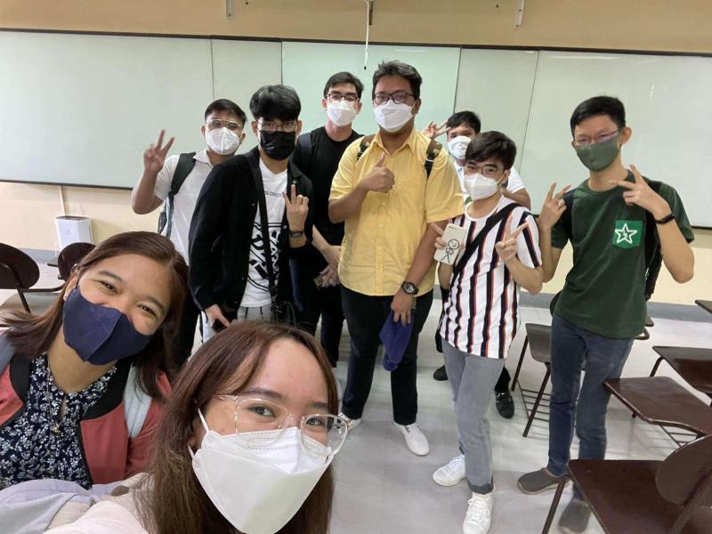 Butch_20XD's tweet photo. first f2f class

P.S i dont mind showing my face... hulaan nyo nalang kung saan ako dyan xD https://t.co/SdgH1ukDIK