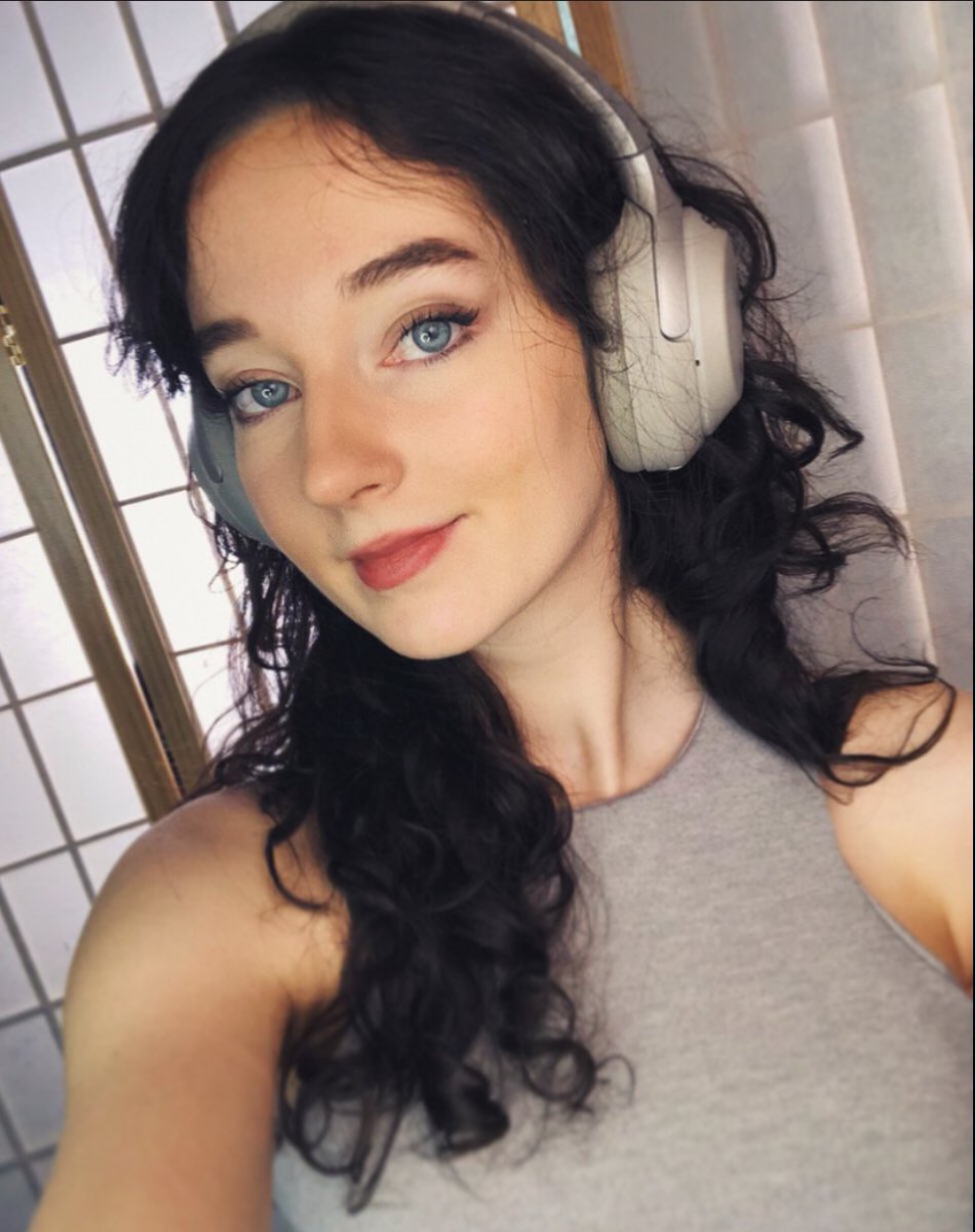 Lauramaywendel's tweet image. Desperately need some suggestions for good music to have in the background when coding / focusing for many hours.
Hard to do the Startup life when listening to the same things on repeat 🫠🎧