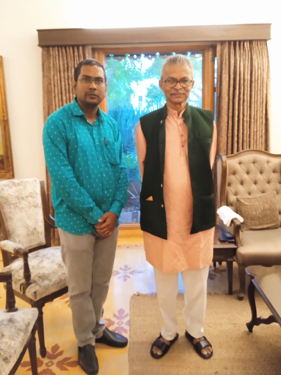 vikasarm's tweet photo. आज ज्येष्ठ पत्रकार, विचारवंत उत्तमराव कांबळे यांना भेटण्याचा योग आला https://t.co/jfszMBnFtO