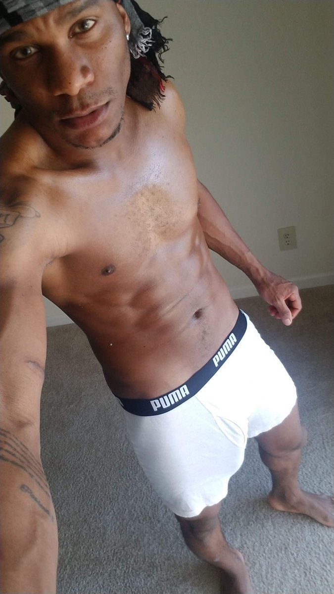 STEEGOVIBES's tweet photo. Ladies come workout with me #gym #jamaican #onlyfans https://t.co/9GBwlBcSfY