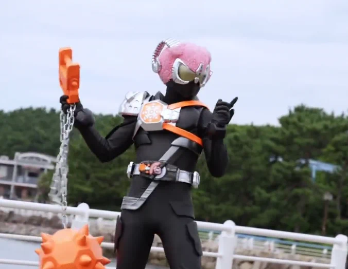 this weapons super cute but it shouldve been pink. i cant believe they didnt at least match him with the pink hammer 