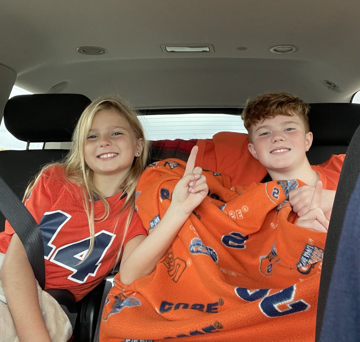 ksmathandcsc's tweet photo. On our way to cheer on the Orange!  ⁦@CuseGameDay⁩⁦@CuseFootball⁩ ⁦@OttosArmy⁩ https://t.co/7wU0rurn5r