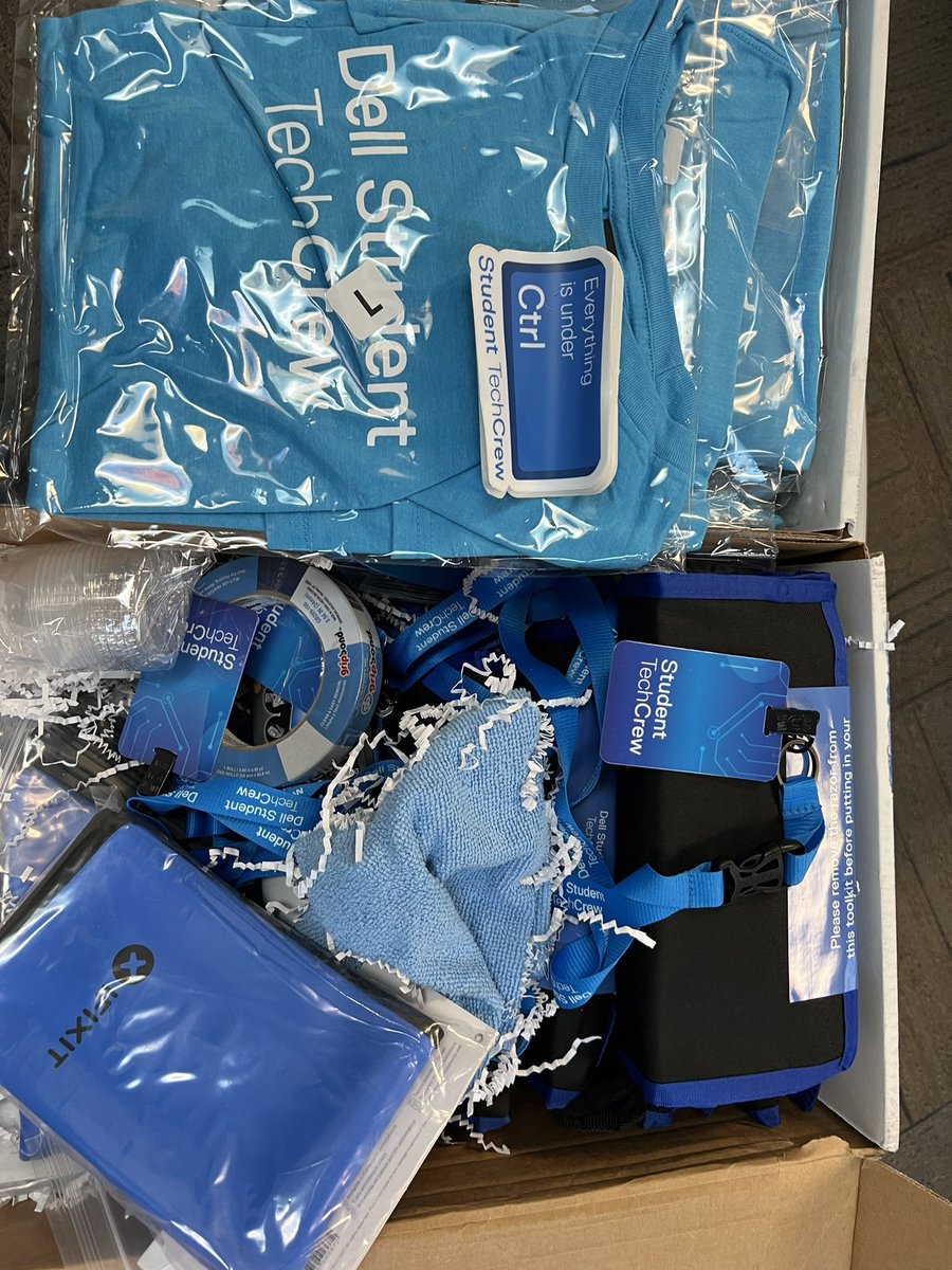 Awsmang's tweet photo. @DelSolAcademy we got our @delltech #StudentTechCrew   Shirts and kits today! #jusdshares @edtechgypsy https://t.co/8er2cP9bpE