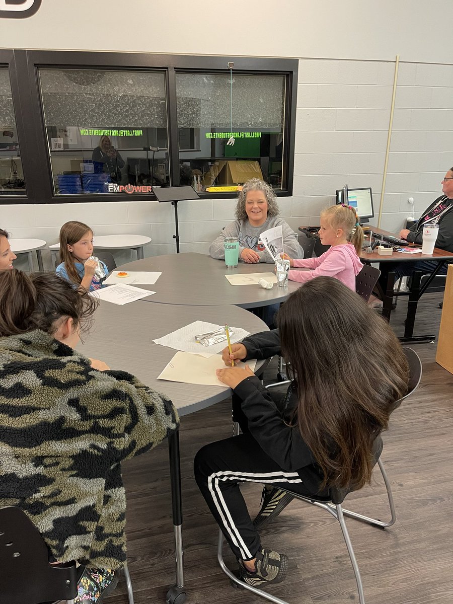 Lori Vanover tweet media