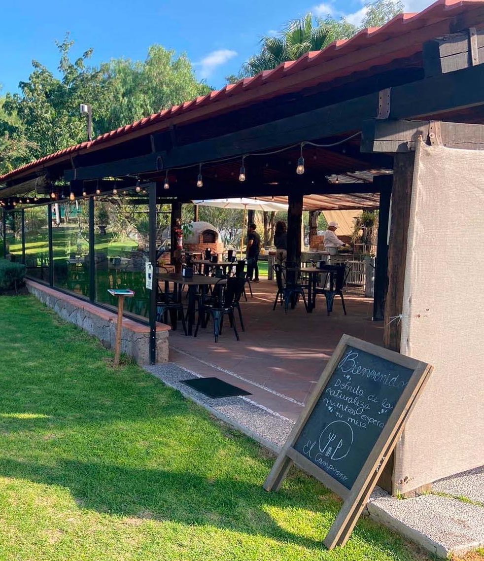 tragonautamx's tweet photo. “El Campirano” es un lugar súper bonito para disfrutar con la #familia👌🏼🤩  tienen #desayunos deliciosos🤤

Es un lugar #petfriendly, así que pueden llevar a su #mascota peluda a compartir este momento con ustedes🐶✨

📍Cno. a la Noria #14. Rancho el Progreso. #Corregidora #Qro https://t.co/AU2VfdOsEO
