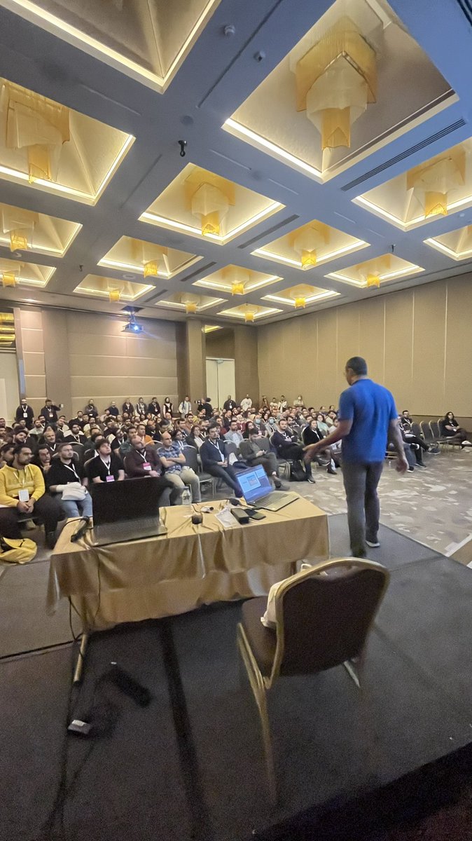 devnot_'s tweet photo. Günün 7. sunumlarından kareler. #devnotsummit22 https://t.co/AMkudtGOhQ