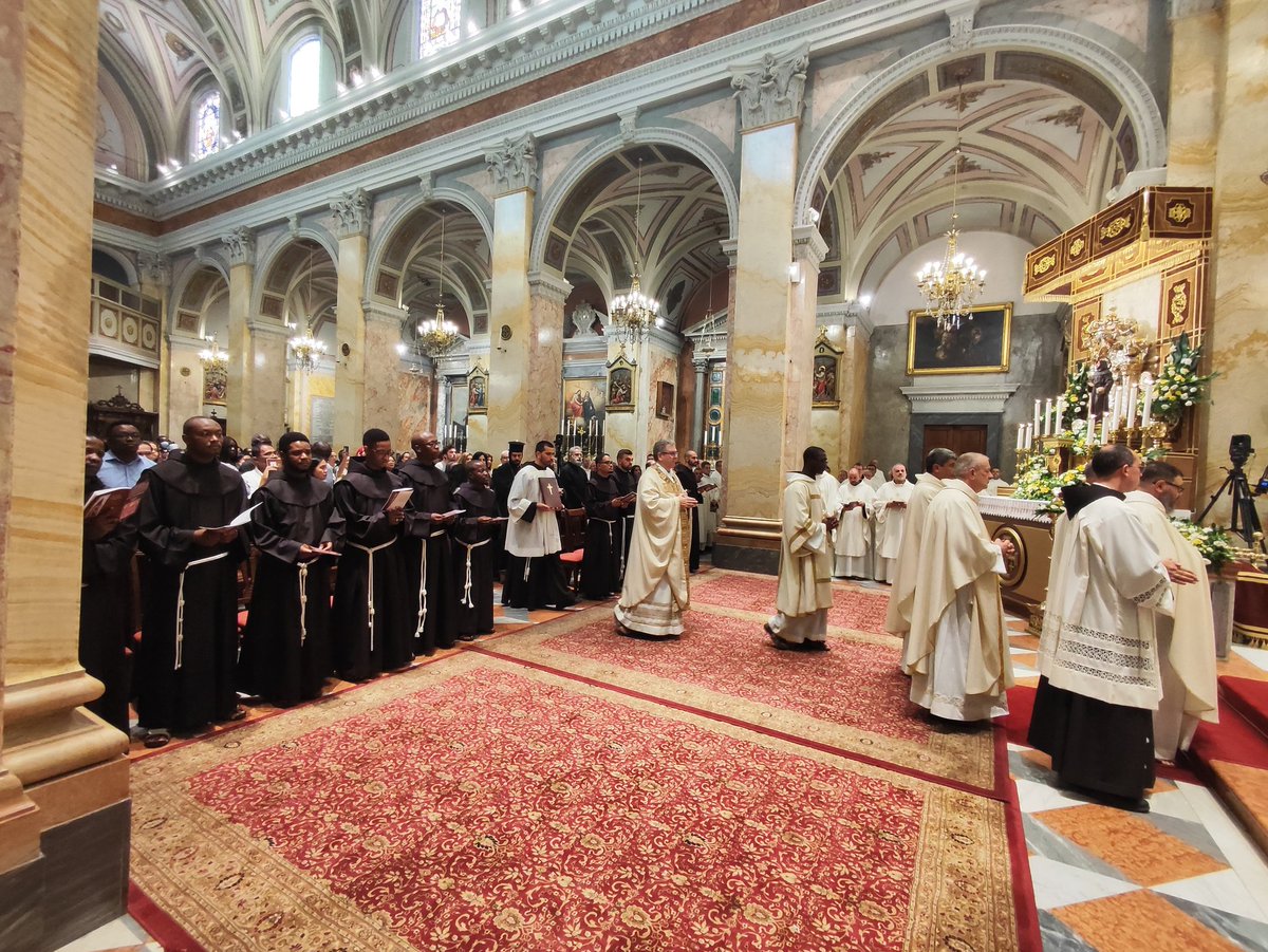 custodiaTS's tweet photo. #JERUSALEM
#Franciscan Solemn Profession
Solemn Mass with the Solemn Profession of Franciscan Friars presided over by Fr. Francesco Patton, ofm, Custos of the Holy Land at #StSaviour Church in Jerusalem.

English: https://t.co/GYbWareSKS https://t.co/zYWKVnJG7F