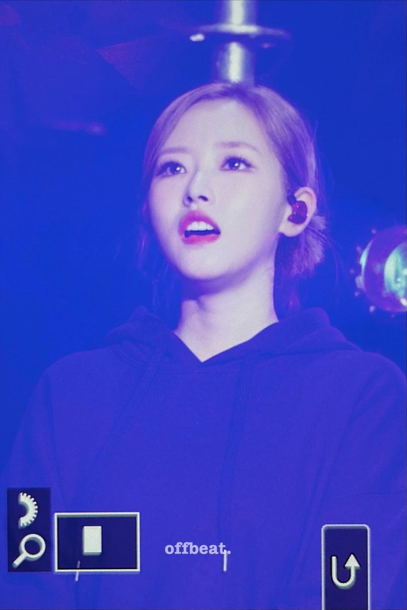 offbeat1113's tweet photo. 221015 울지마혜주🥲 #이달의소녀 #올리비아혜 https://t.co/sk8prS5Xgk