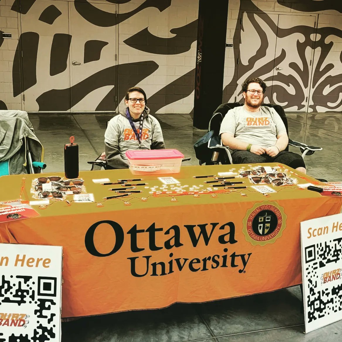 OuazBand's tweet photo. Representing Ottawa University - Arizona at U of A Band Day!  #fangsout #signupforband #ouazculture #ouazband #OUAZ #marchingband #AzMBA https://t.co/emPvrvkC0L