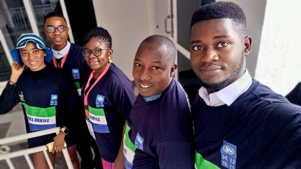 It’s day 3⃣ @YouthConneckt2022 Summit in #Kigali. @UNDPSierraLeone & Minister of Youth Affairs @ormanbangs are proud that young people from #SierraLeone 🇸🇱 are still upbeat to: 📒 Learn; 🤝Exchange; 🧐Explore; 🌍and Network.