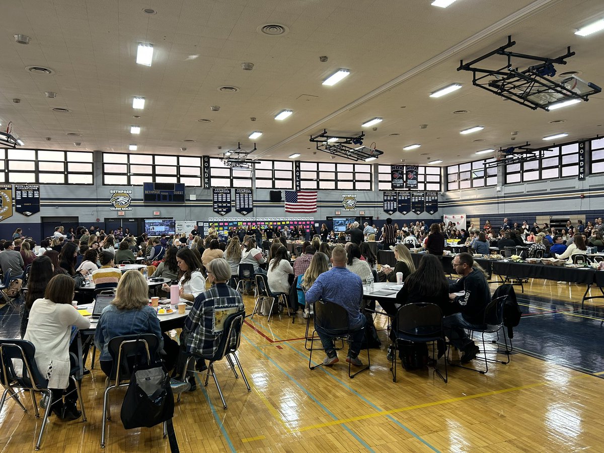 RWMathTeacher's tweet photo. Excited for a great day at EdCampLI!
#ewlearns #edcampli https://t.co/yFrdHGwKO1