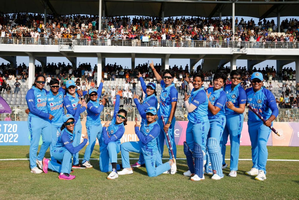 𝐂𝐇𝐀𝐌𝐏𝐈𝐎𝐍𝐒 once again 🏆

Congratulations @BCCIWomen on winning the #AsiaCup for the 7th time!    

🇮🇳 is proud of you ❤️

@BCCI
#AsiaCup2022Final #India #SriLanka #INDvSL #WomensAsiaCup2022