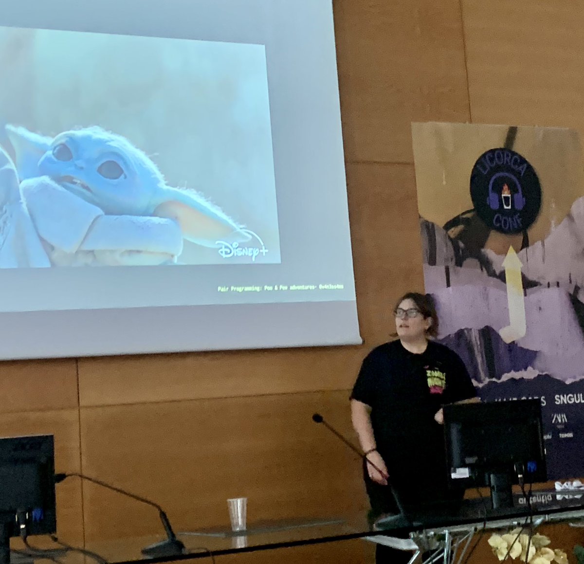 iro2009's tweet image. Como me gusta como se explica esta chica!! @v4n3ss4ms en #licorcaconf22 nos cuenta que #pairprograming difícil distraerte 🤗 @autentia