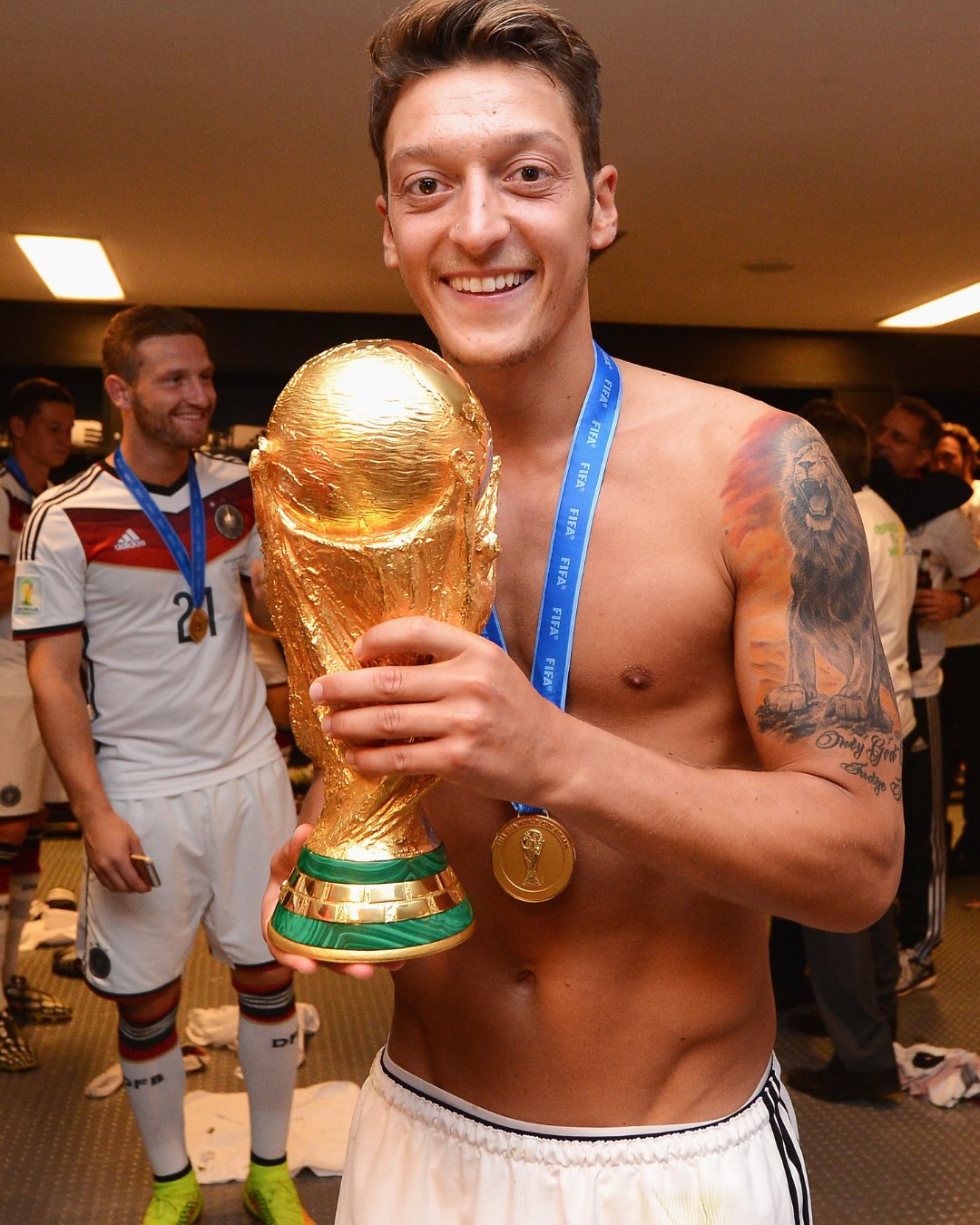 Happy Birthday to Mesut Ozil, a certified baller 
