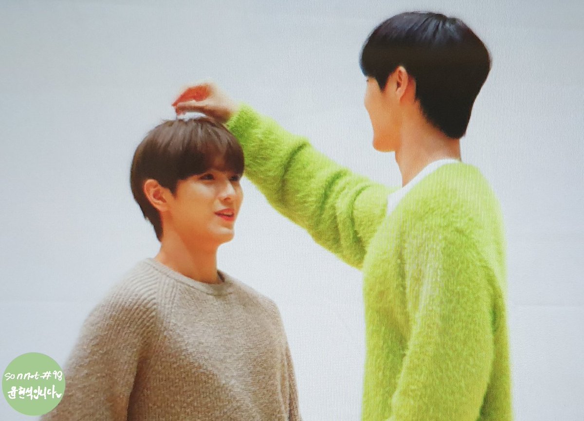 sonnet_98's tweet photo. 22.10.15.
[  'OK' Episode 1 : OK Not 팬싸인회  ]

#CIX #용희 #김용희 #현석 #윤현석 #HYUNSUK #炫晳 https://t.co/ghDDxI6ddG