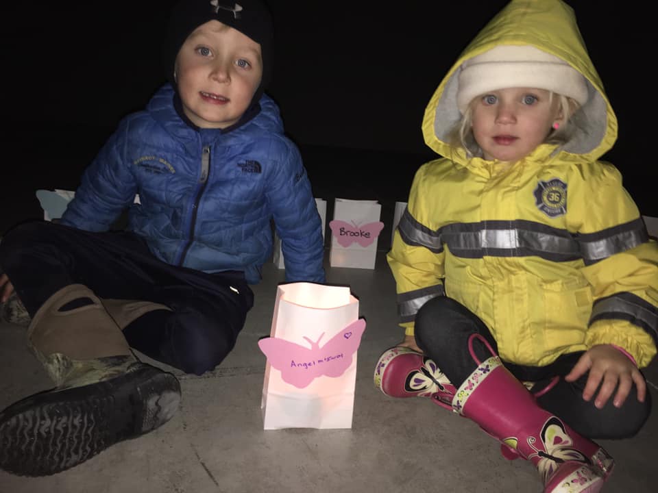 Sunnybrook's tweet photo. Tonight, Loralee McInroy will light a candle to remember her daughter Angel. She will join others across the world in the #WaveofLight to honour the lives of babies lost in pregnancy &amp; infancy.

For information on events in your area tonight, please visit: https://t.co/4uU1ELLX4Z https://t.co/TVWF3n2HED