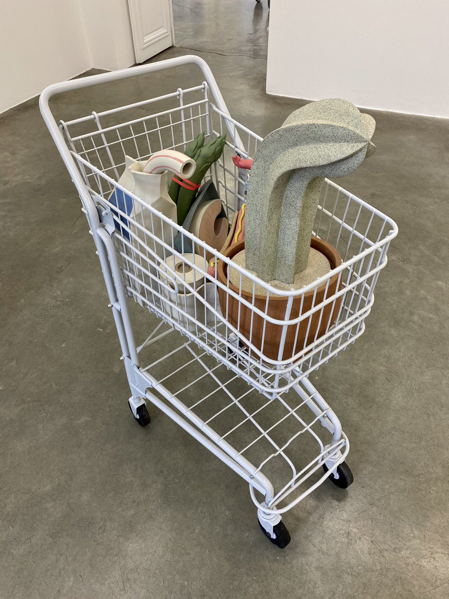 Guiguiii94's tweet photo. La @galerieperrotin ouvre sa saison d’automne sur le thème de la sculpture.
Tout d’abord, les mises en scène en céramique coloré de la sculptrice new-yorkaise #GenesisBelanger (1978-) : un banquet, un magasin et une salle d’hôpital, dans la veine du pop art. Plus qq aquarelles. https://t.co/n2sko6EcYv