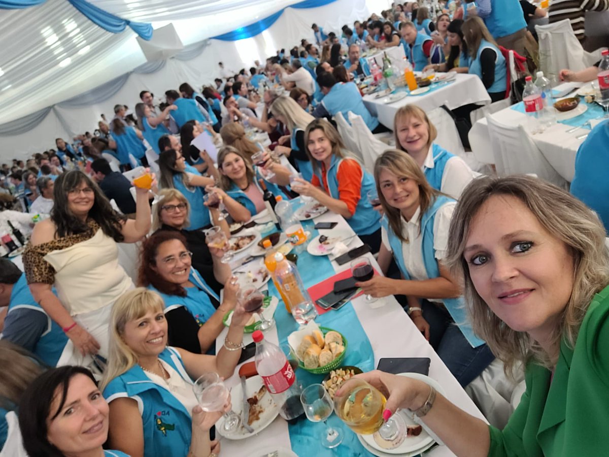 Misiones se vistió de celeste💙
Para celebrar la Asunción de nuestros flamantes representantes
Felicitaciones <a href="/grillo141/">Ruben Dario</a> 
Al  Presidente de la Agrupación ADOMIS  <a href="/cjdechat/">Christian Dechat</a> 
Y a toda la Comisión Directiva. 
Felicitaciones a todos 👏💙
Se siente, la provincia está celeste💙